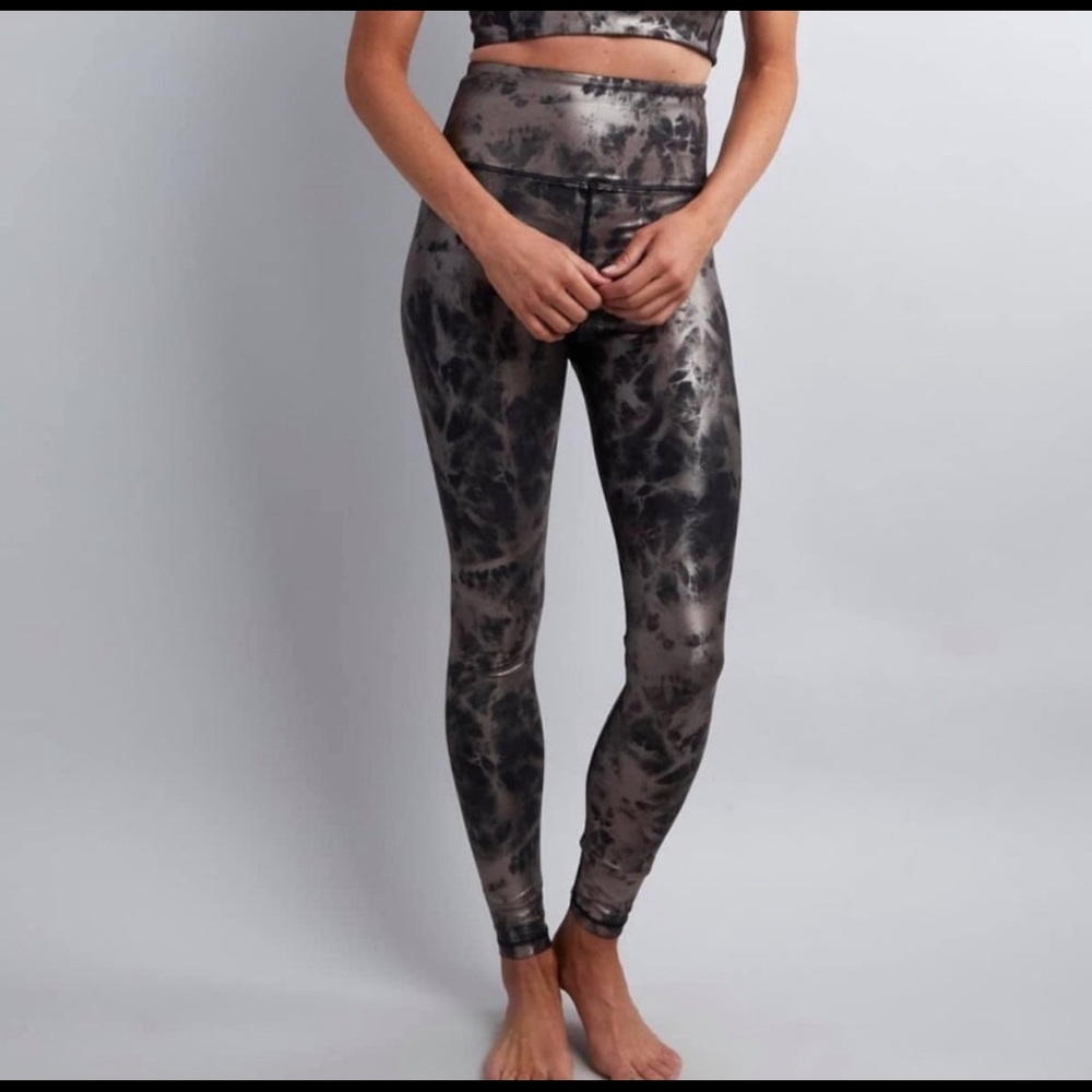 Savvi Phoenix Gold and Black Metallic Leggings sz L